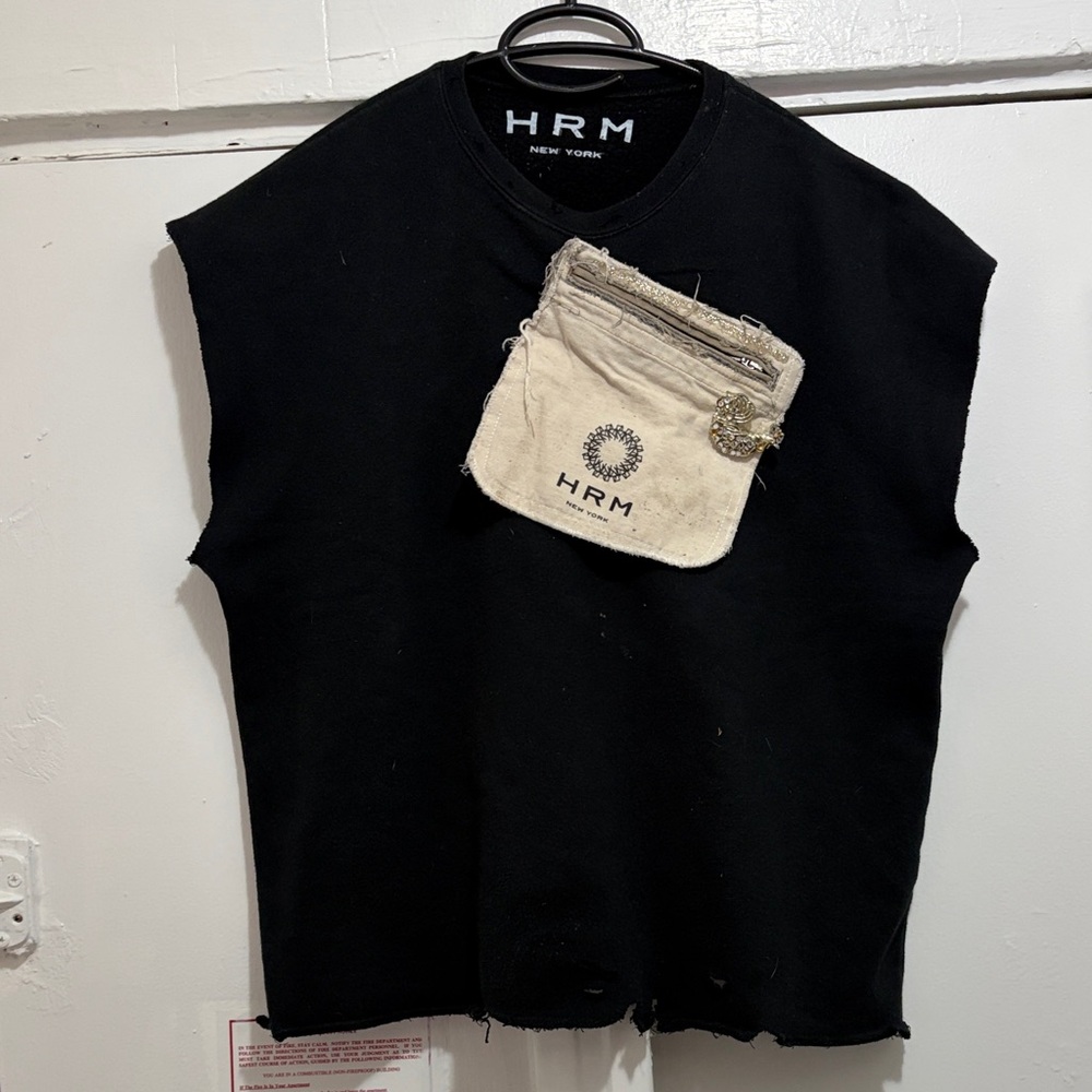 Black cropped sweater sleeveless cut off